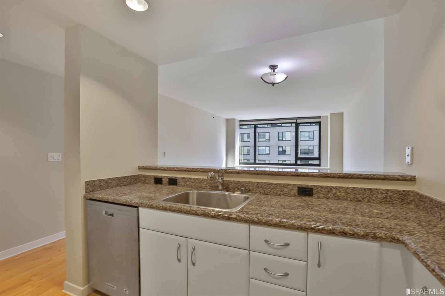 260 King Street #611 - Photo 3