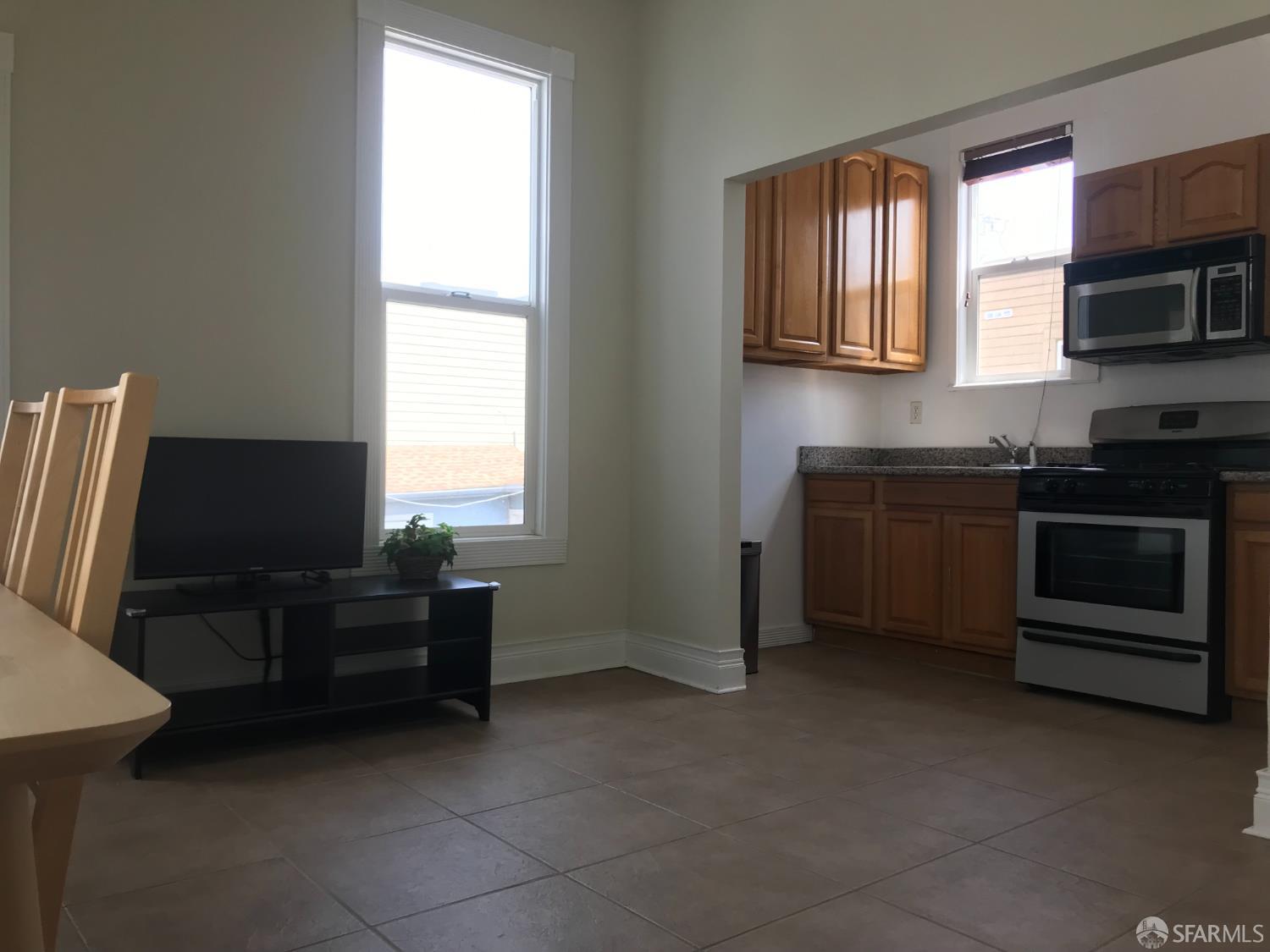 106-108 Sadowa Street - Photo 4