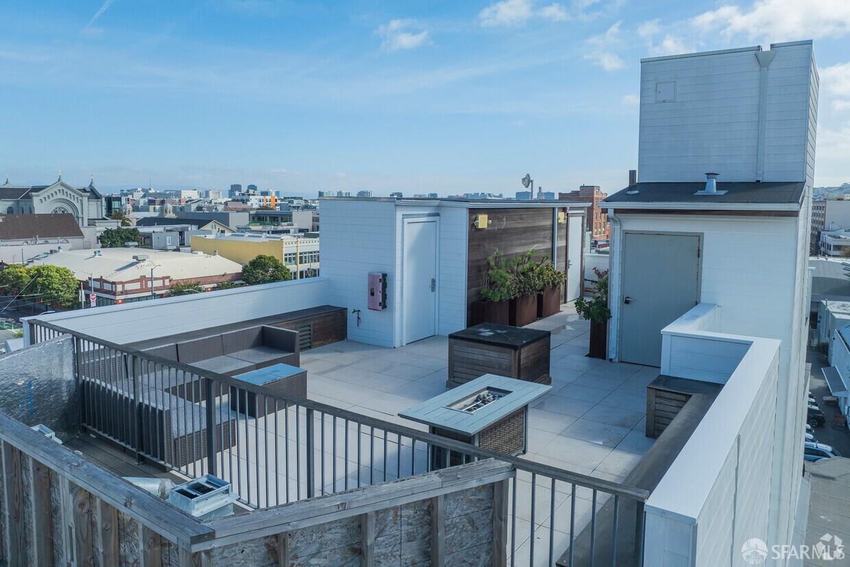 1532 Howard Street - Photo 4