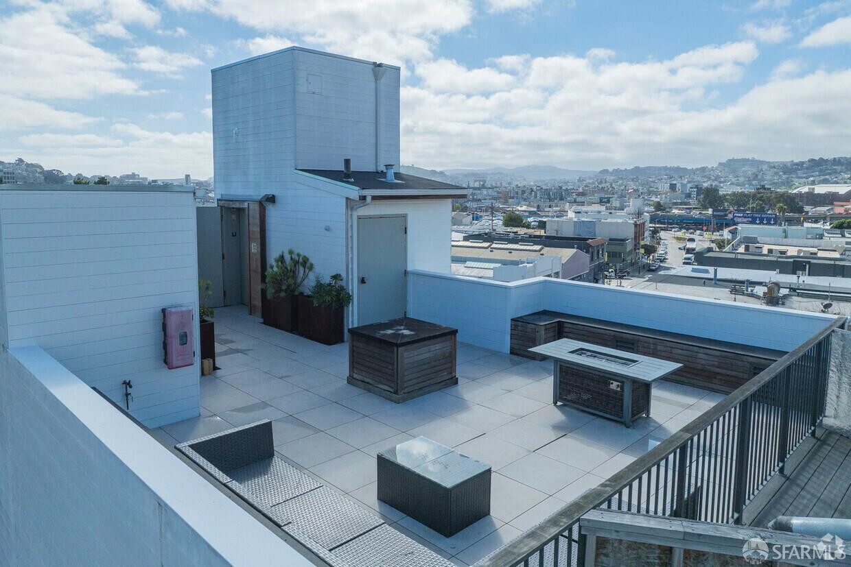 1532 Howard Street - Photo 5