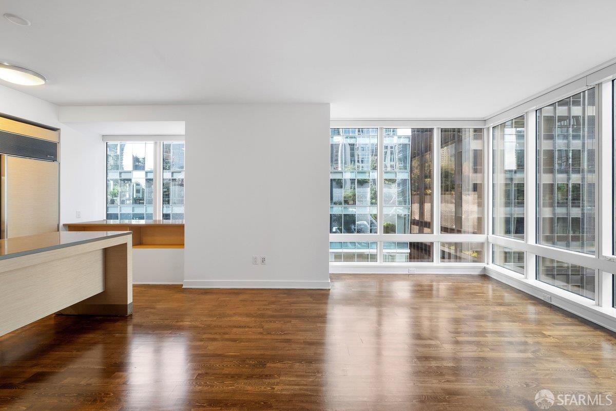 301 Mission Street #7C - Photo 2