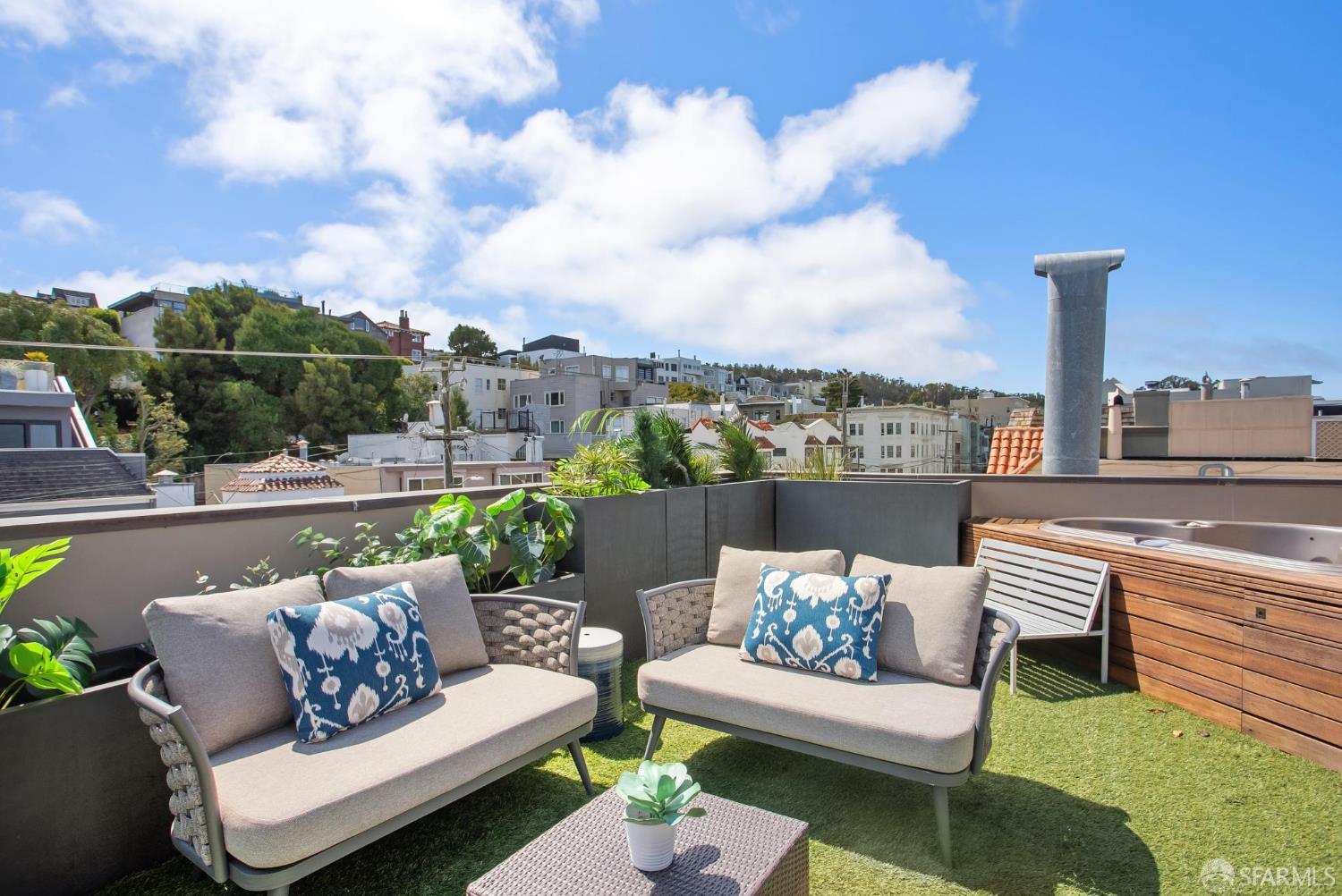 2550 Greenwich Street - Photo 2