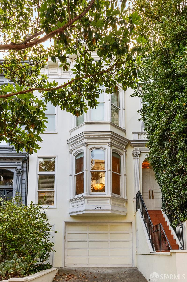1705 Gough Street - Photo 2