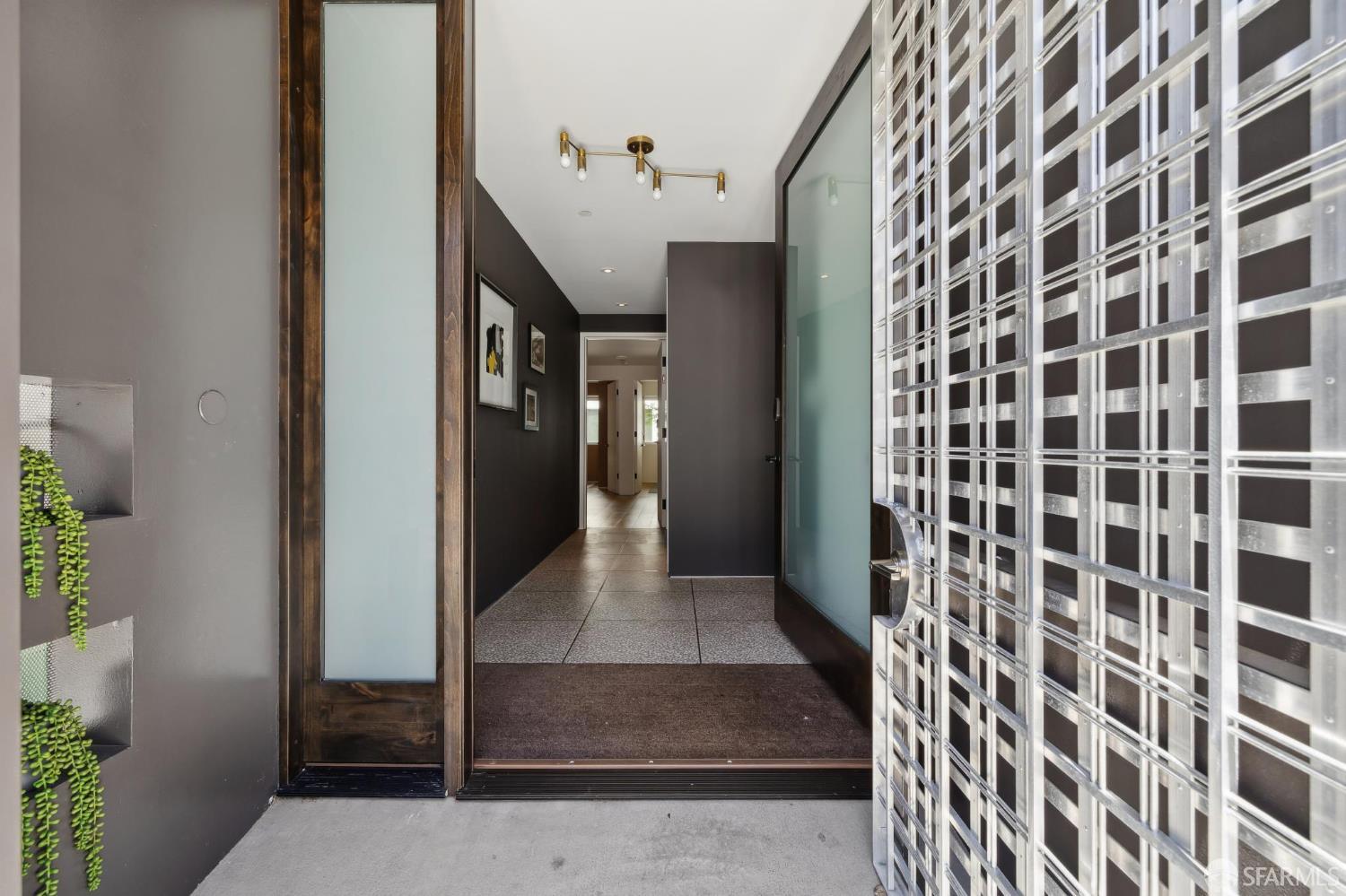 160 Bernard Street - Photo 2