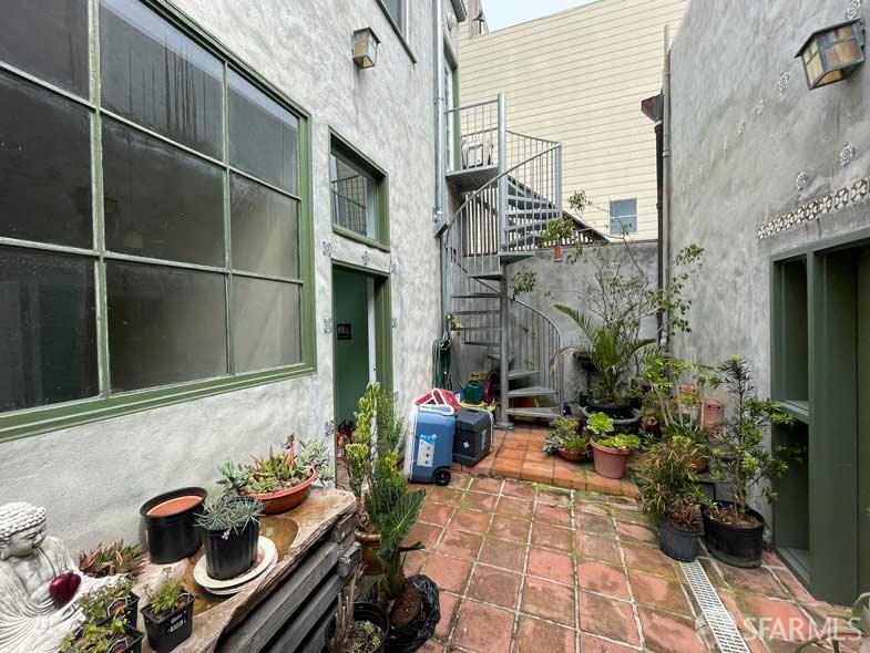 327 Noe Street - Photo 4