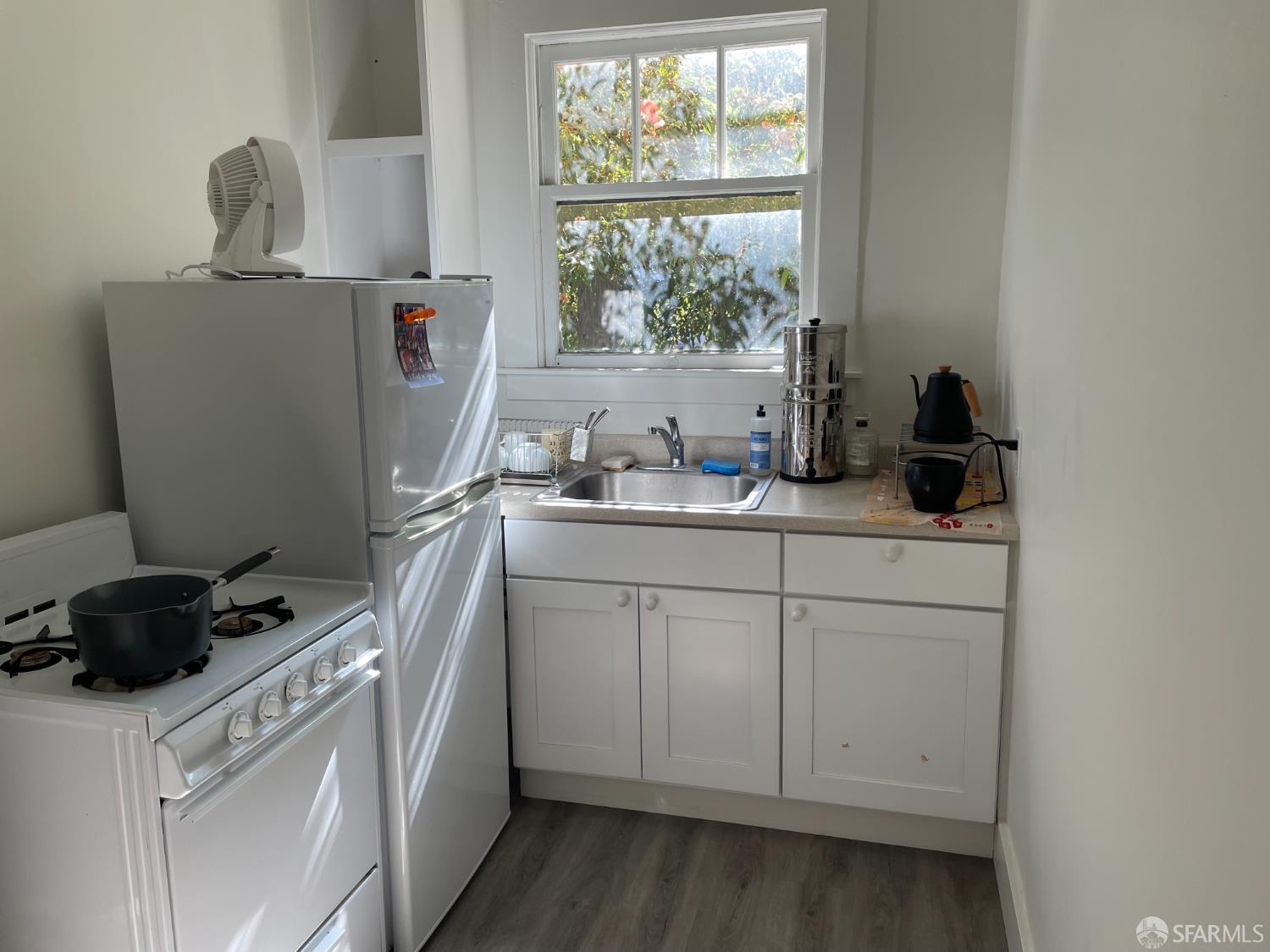 1582 Folsom Street - Photo 4