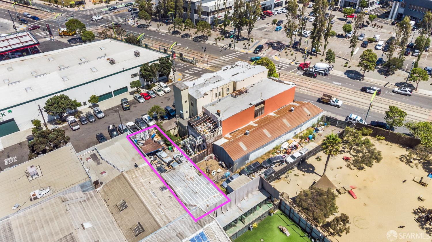1575 Fairfax Avenue - Photo 3