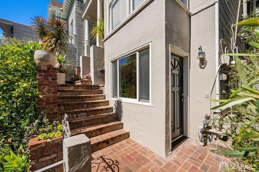 2454 Clay Street #B - Photo 2