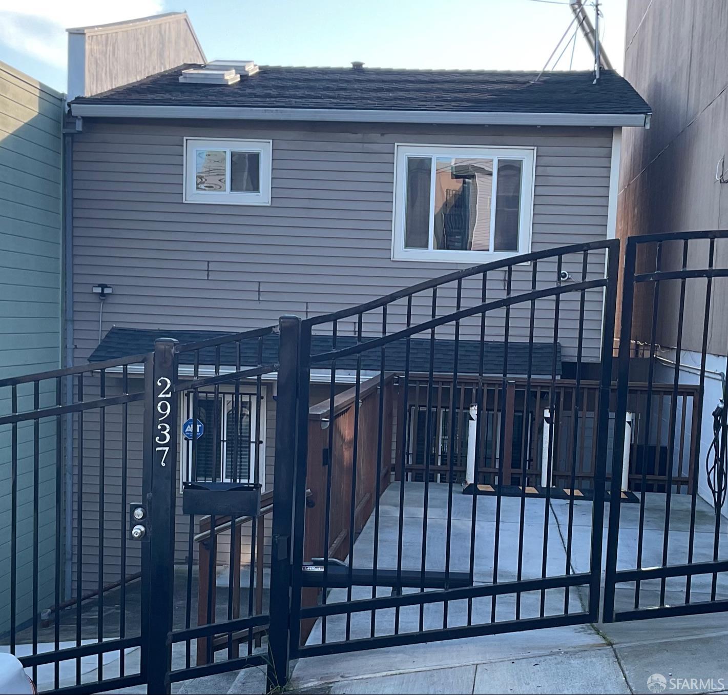 2937 Griffith Street - Main photo