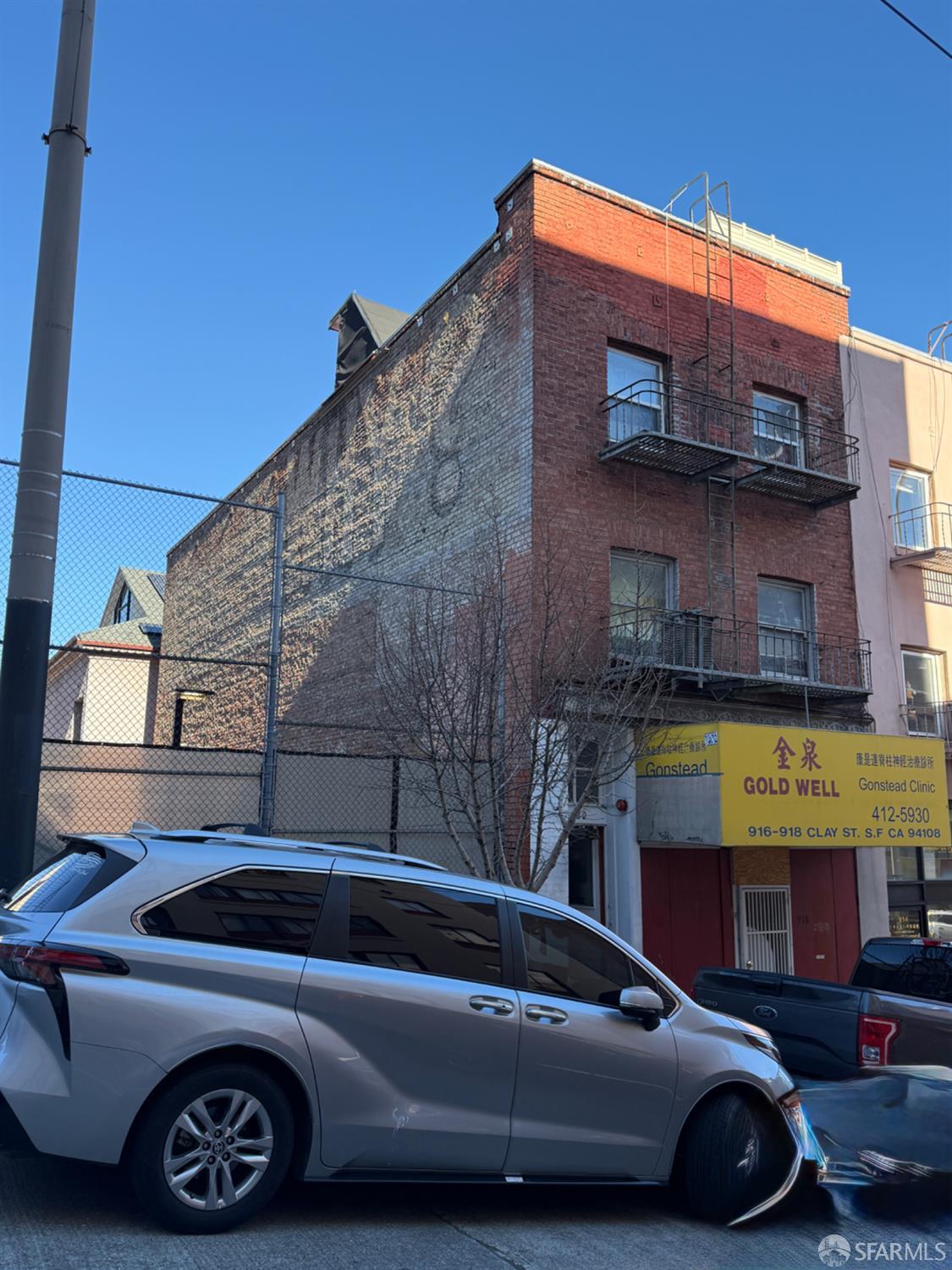 916-920 Clay Street - Photo 2