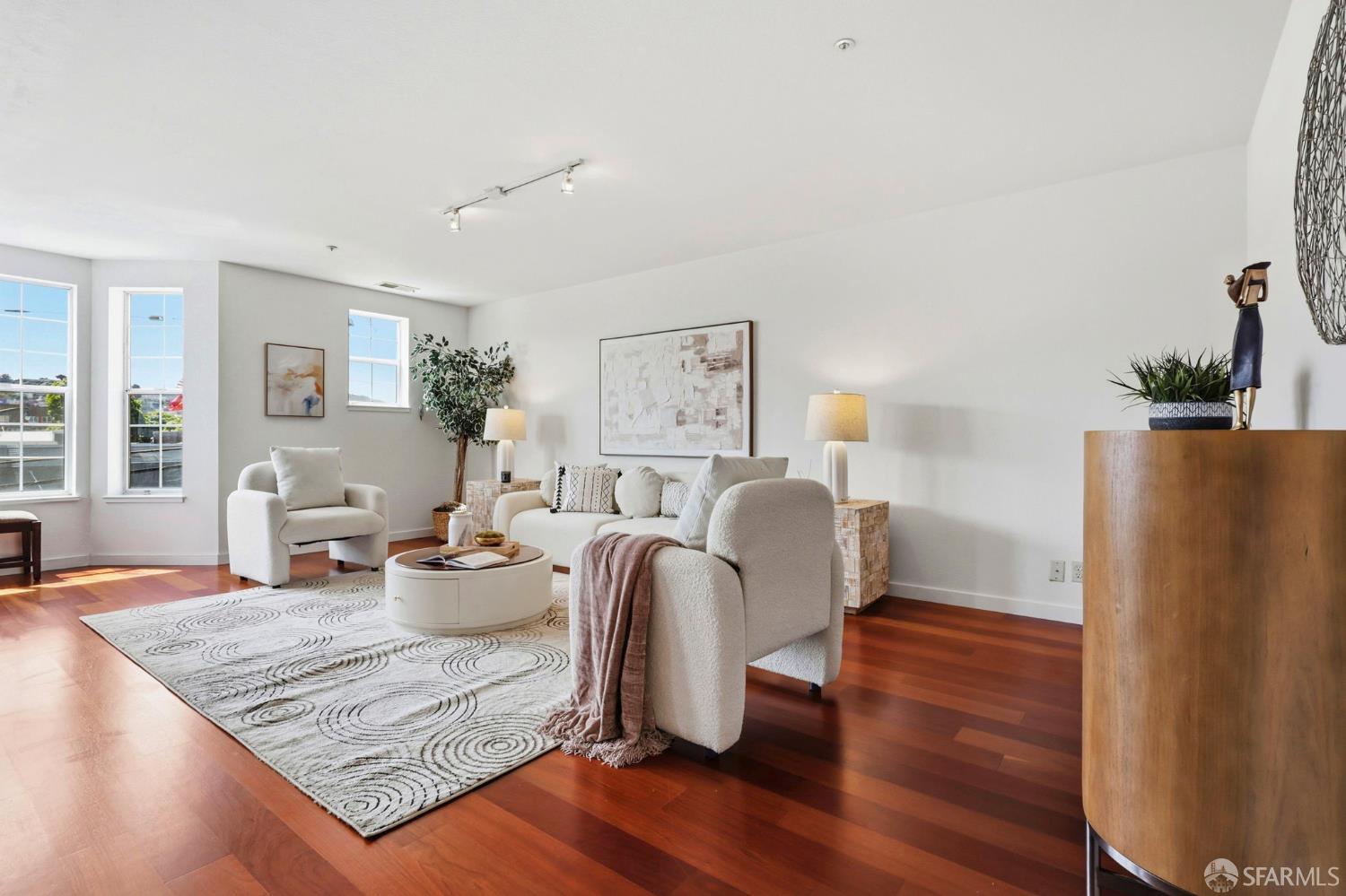 1678 Wallace Avenue - Photo 2