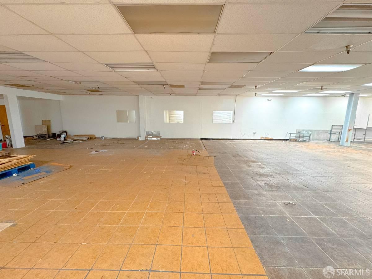 638 Broadway Street - Photo 3
