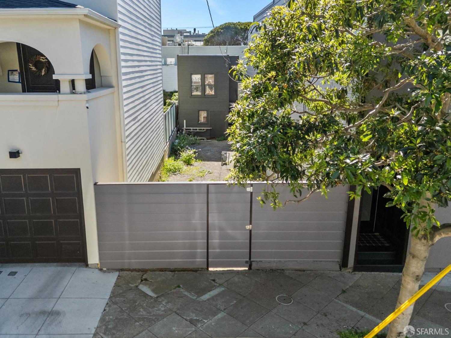 23 Brompton Avenue - Photo 2