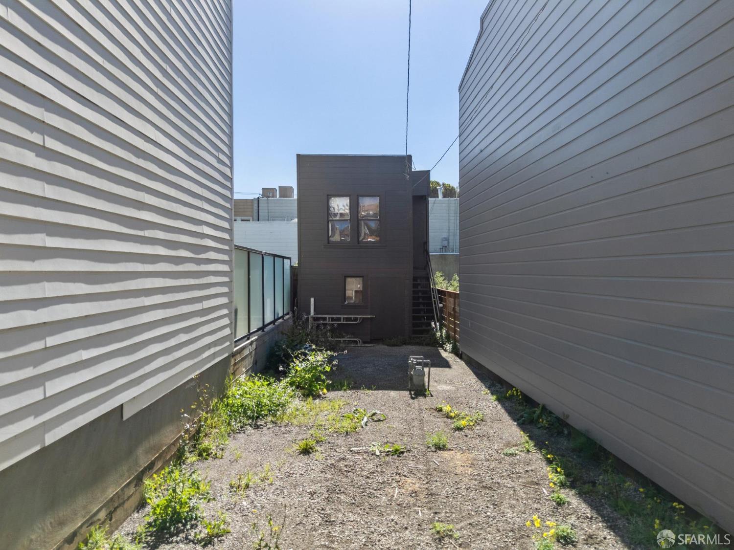23 Brompton Avenue - Photo 3