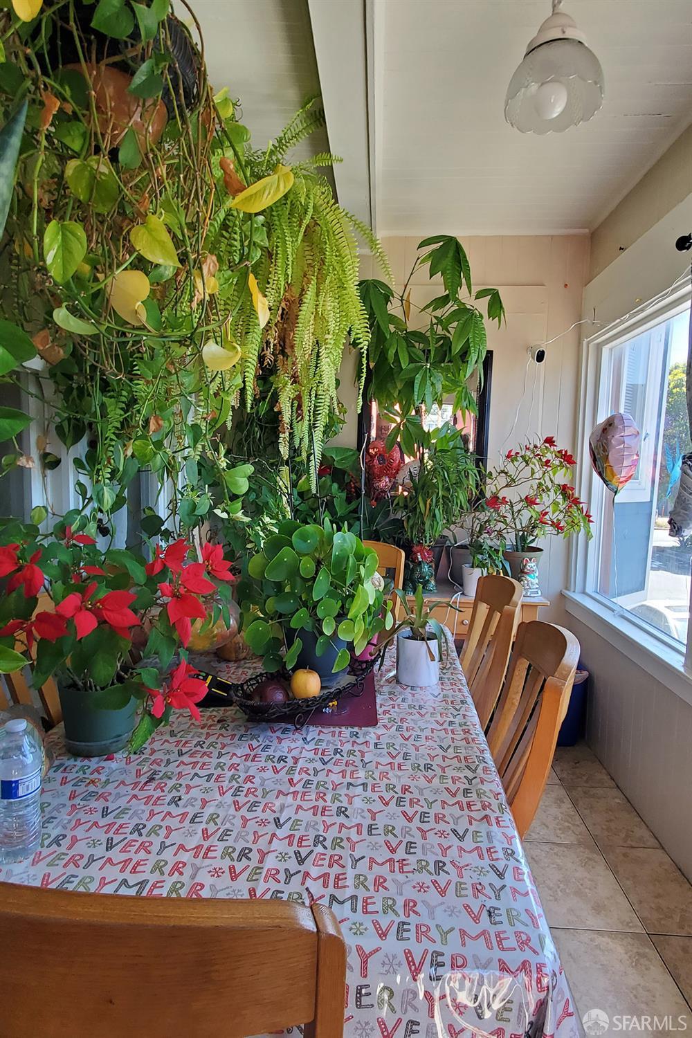 1415 Hawes Street - Photo 2