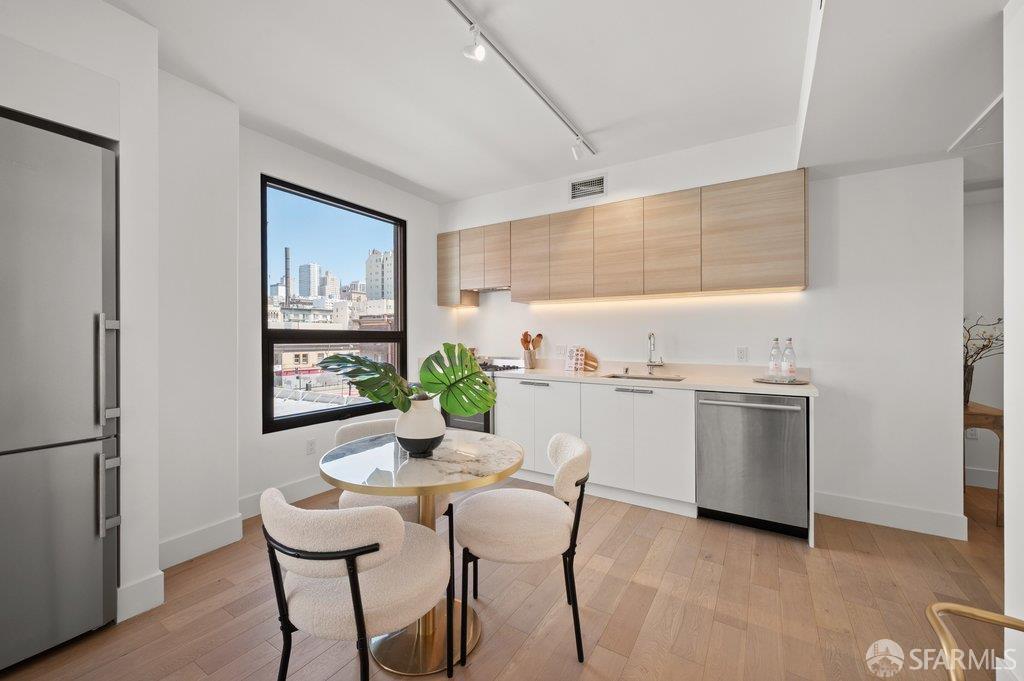 719 Larkin Street #404 - Photo 4