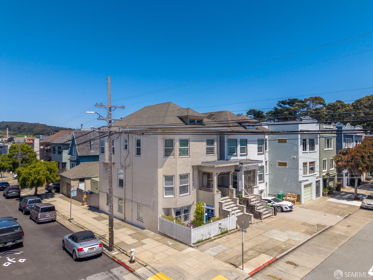 1358 Clement Street - Photo 2