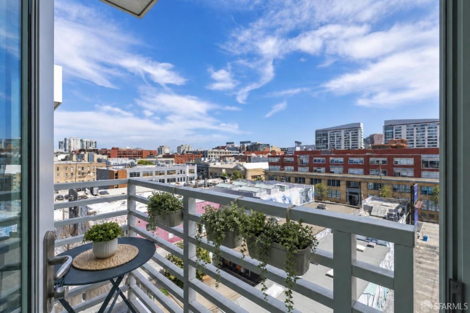 555 4th Street #707 - Photo 4