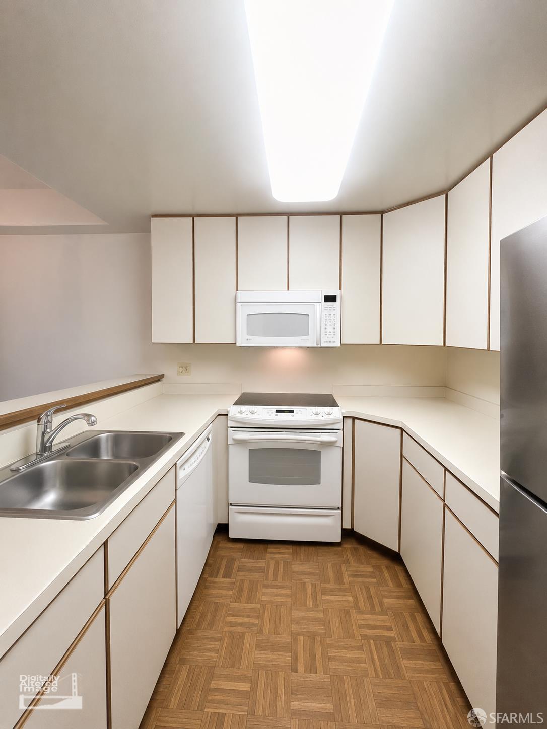 601 Van Ness Avenue #110 - Photo 5