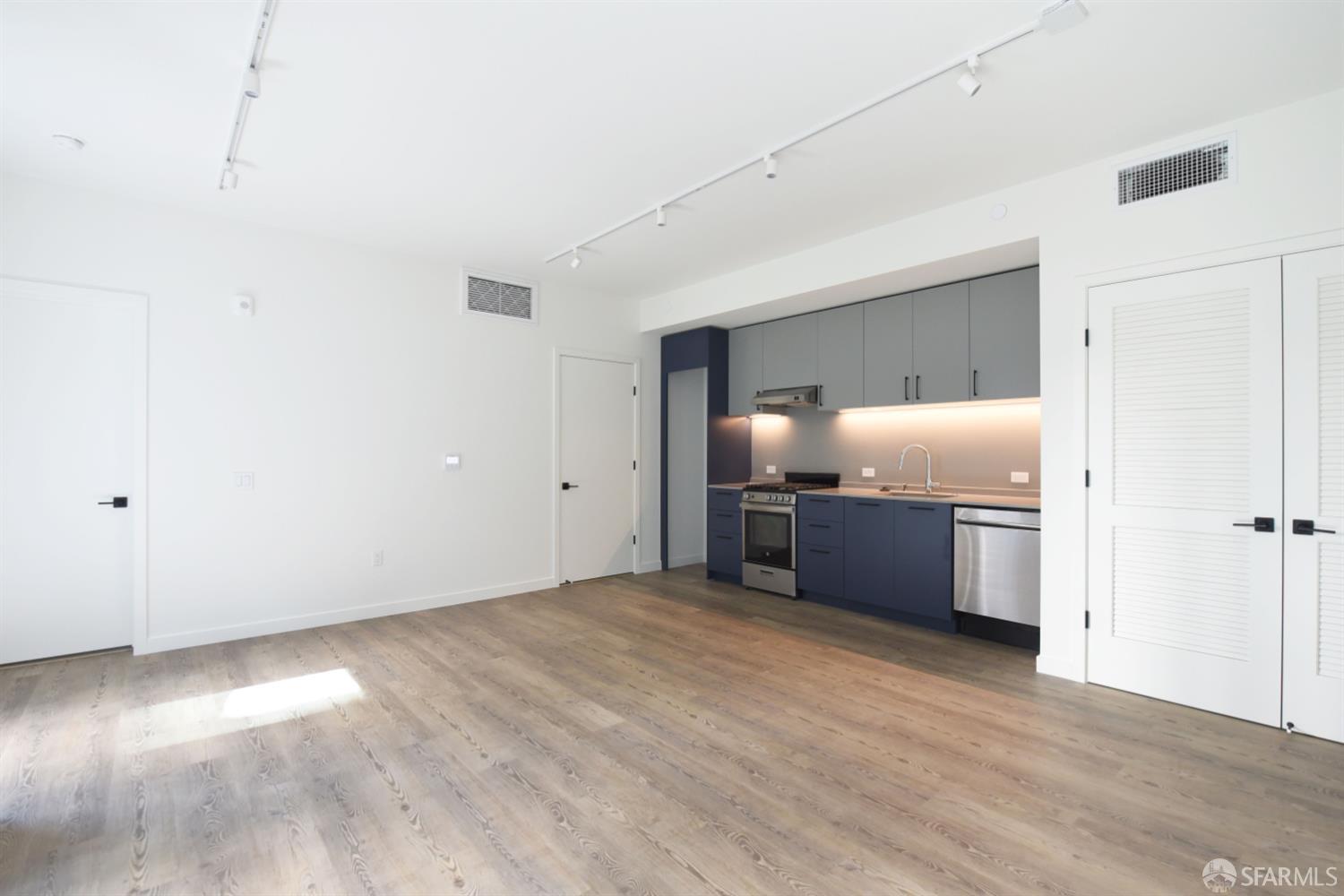 395 6th Street #BM3 - Photo 3