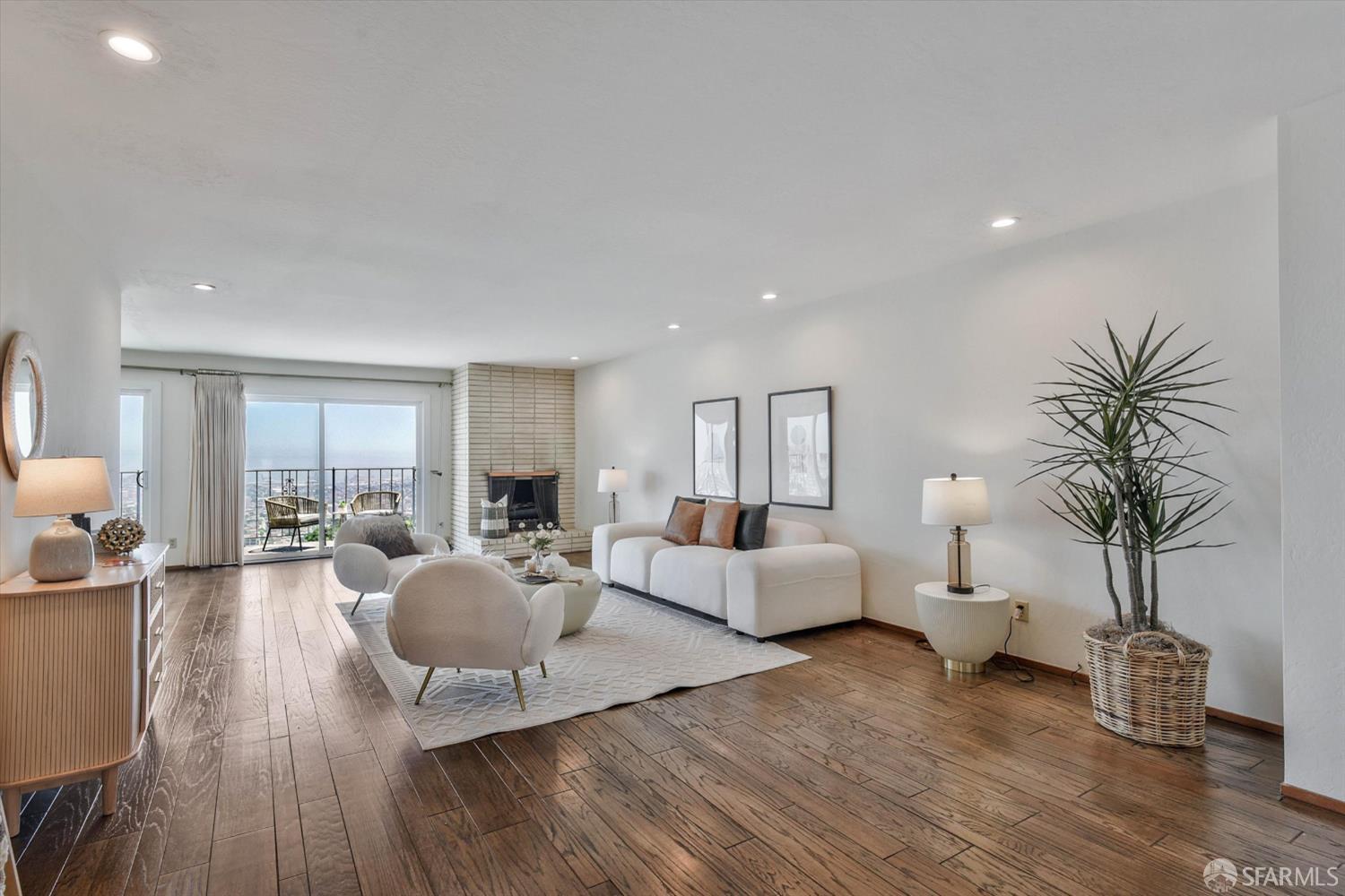 915 Burnett Avenue - Photo 2