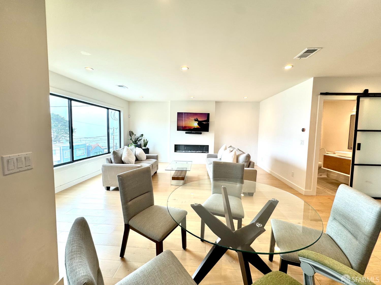 567 Head Street - Photo 3