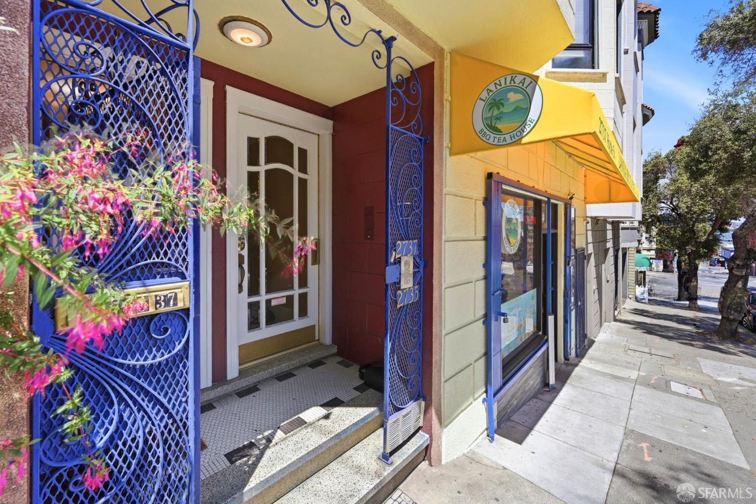 2735-2737 Hyde Street - Photo 2