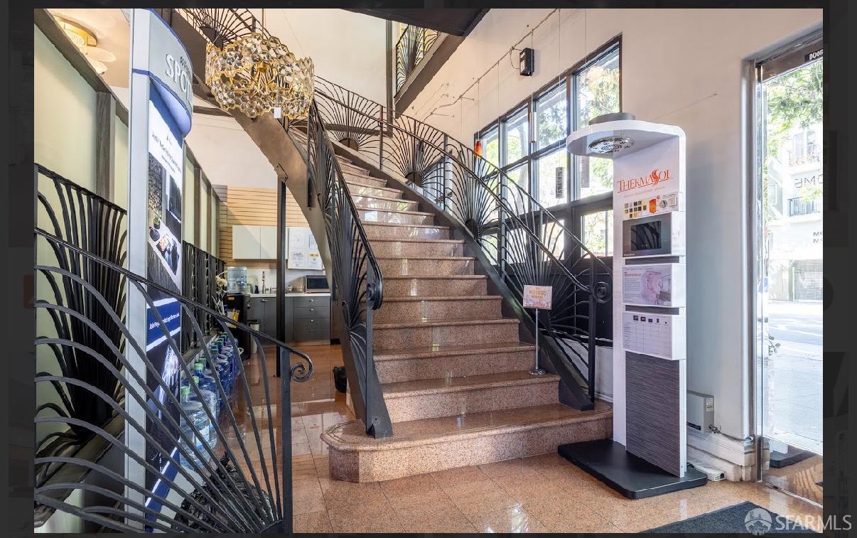 423 Valencia Street - Photo 3