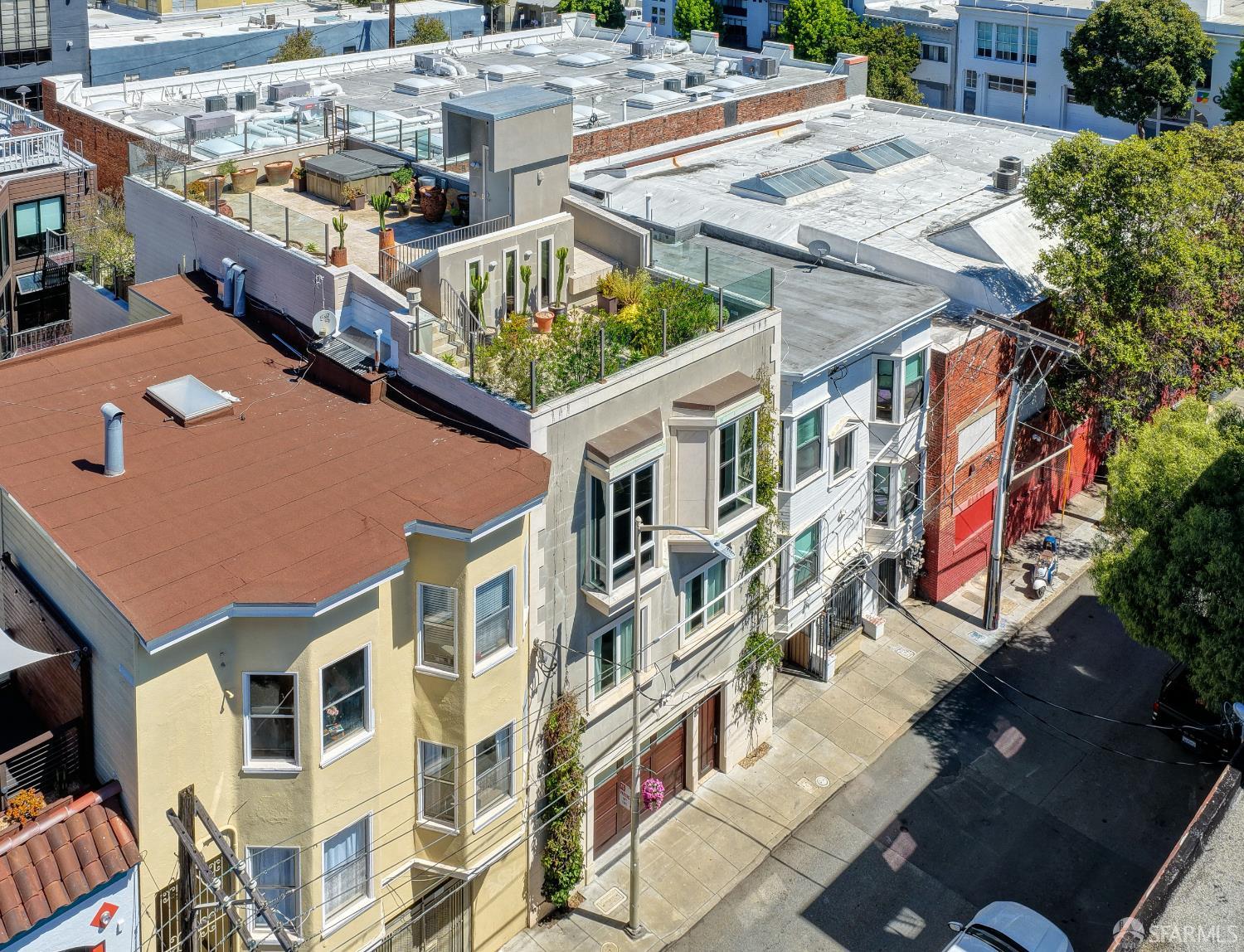 720 Clementina Street - Main photo
