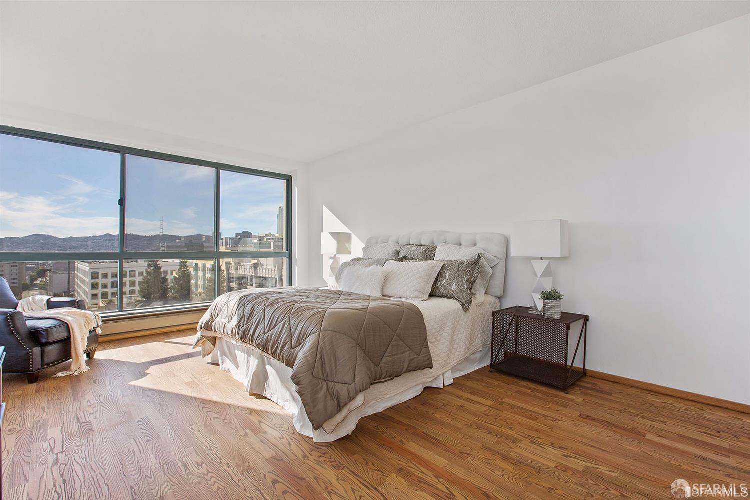 300 3rd Street #915 - Photo 3