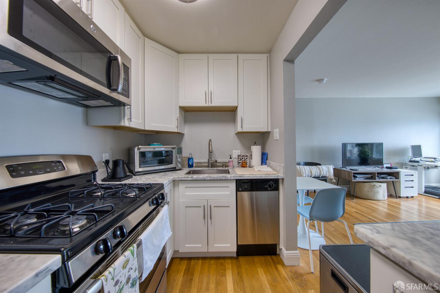 201 Moraga Street - Photo 3