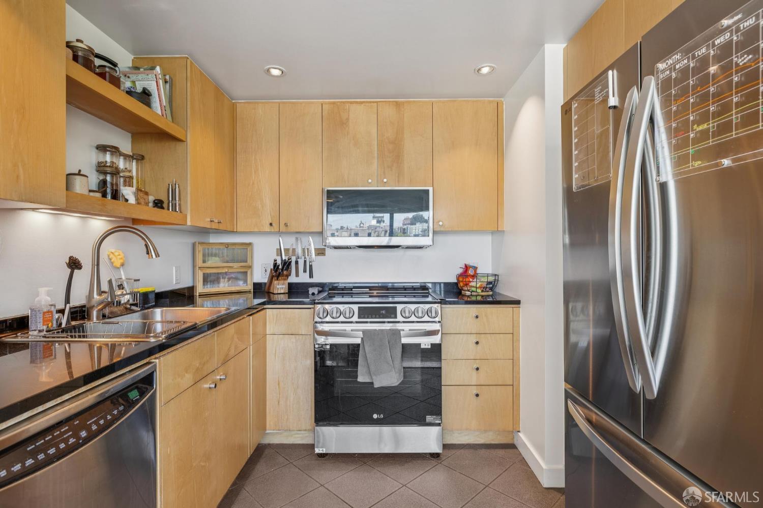 1388 Gough Street #601 - Photo 4