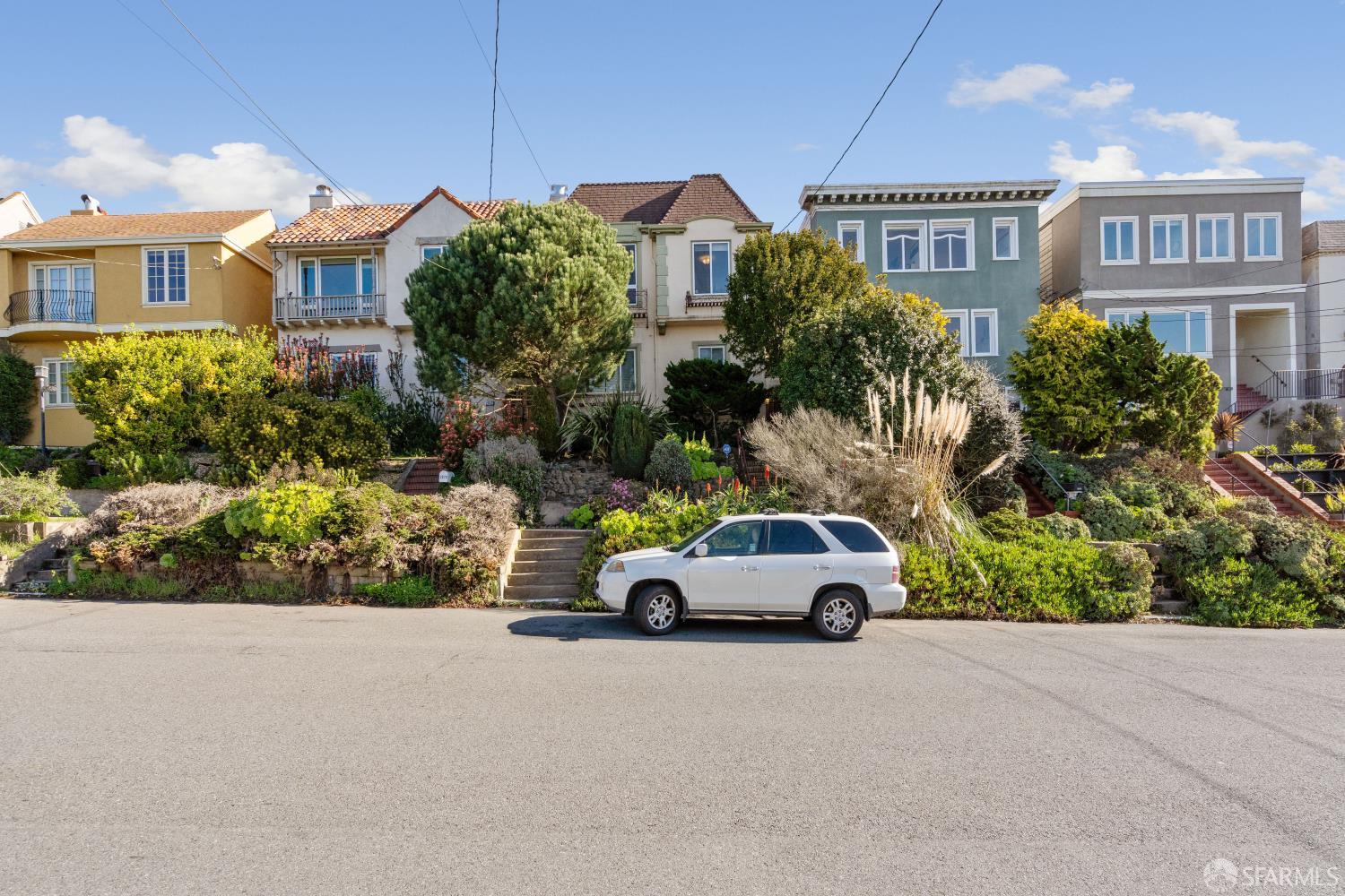 2076 16th Avenue - Main photo