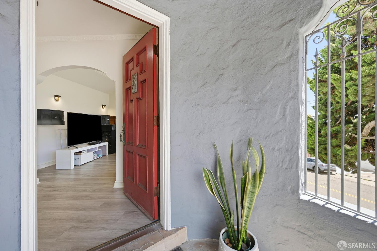 1133 Silver Avenue - Photo 2