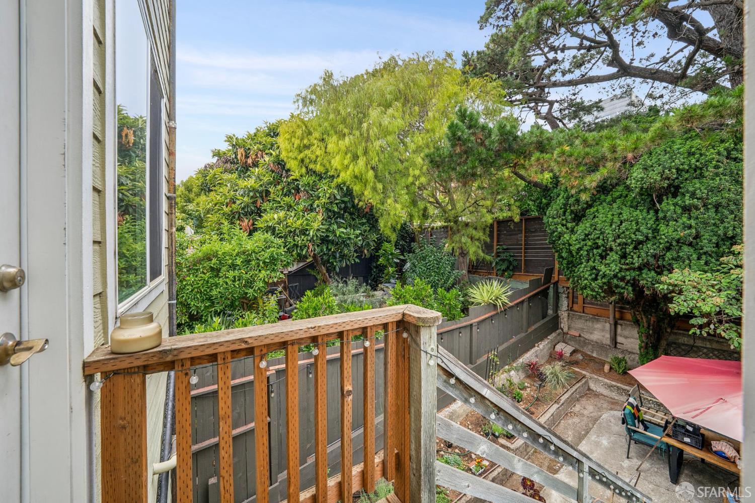1121 Kansas Street - Photo 2