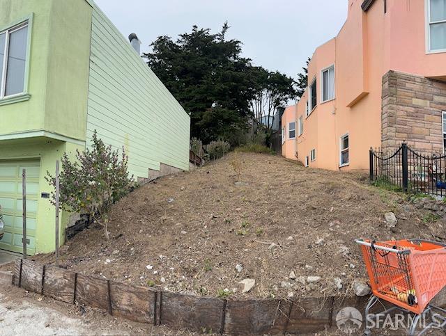 95 Santa Cruz Avenue - Photo 2