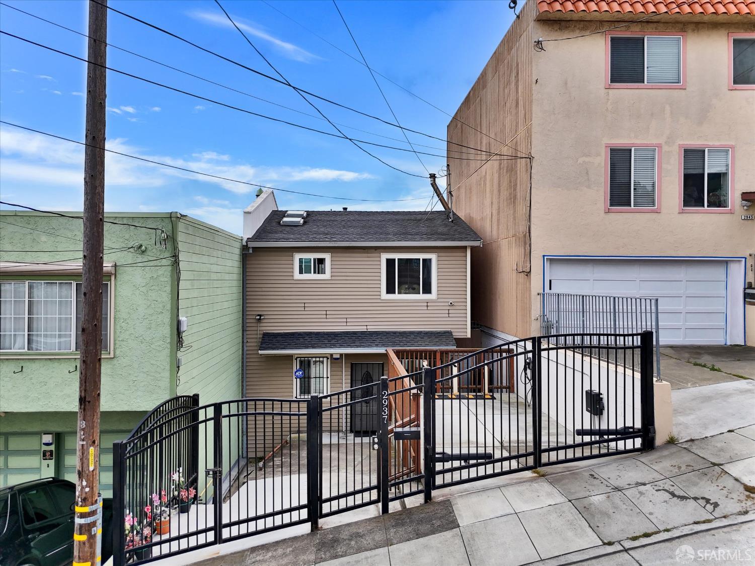 2937 Griffith Street - Photo 2