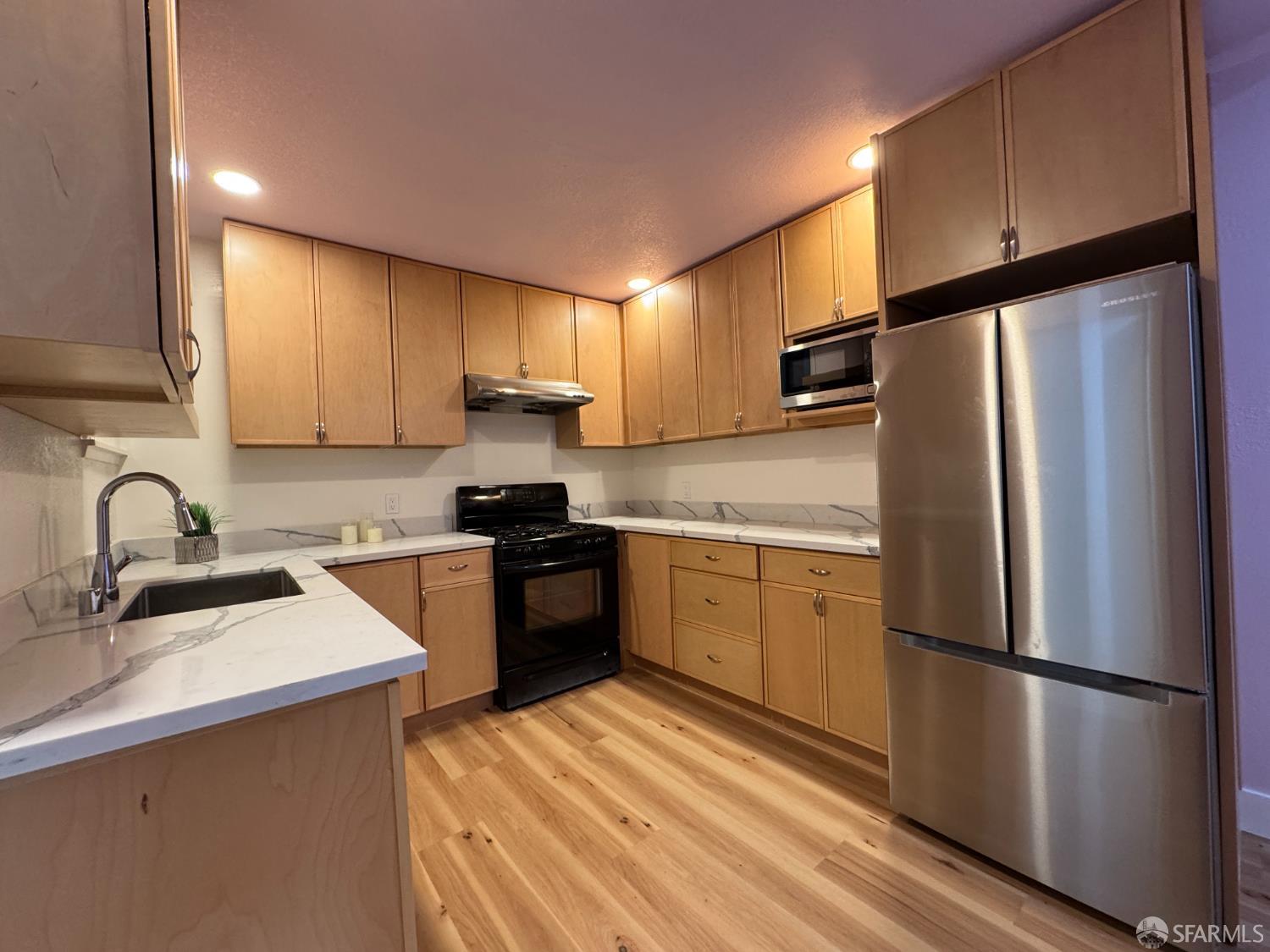 2719 Hyde Street - Photo 5