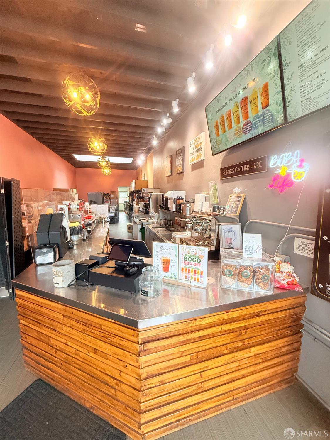 2437 Noriega Street - Main photo