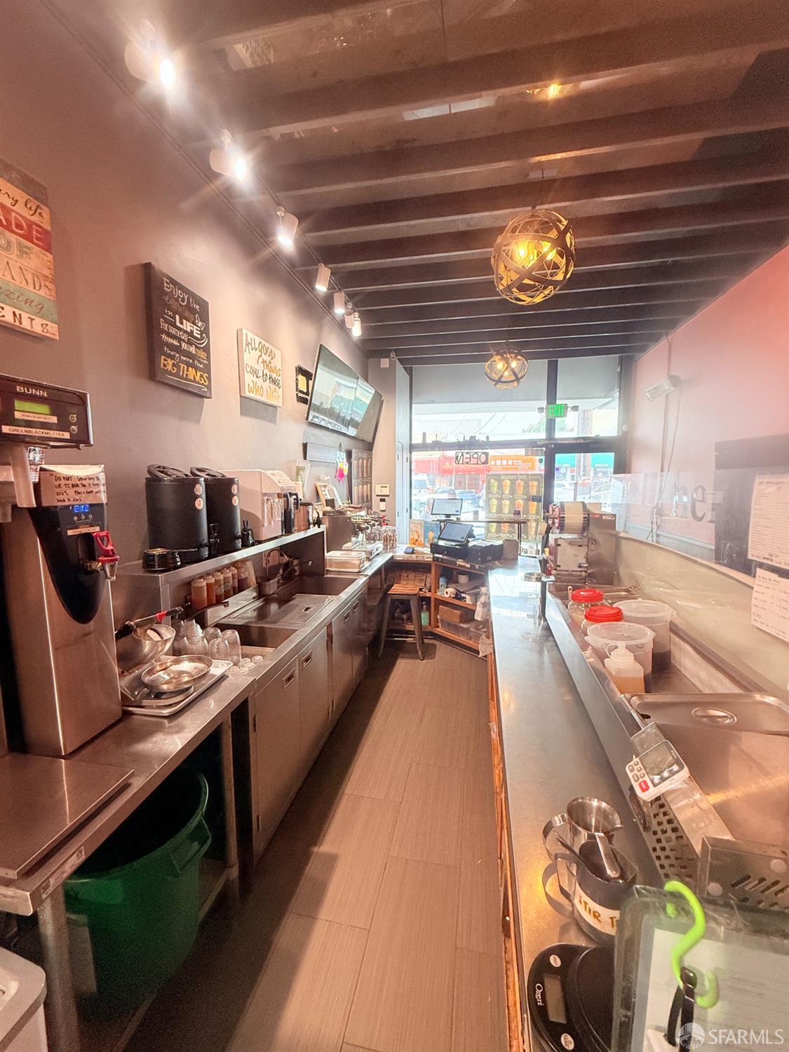 2437 Noriega Street - Photo 3