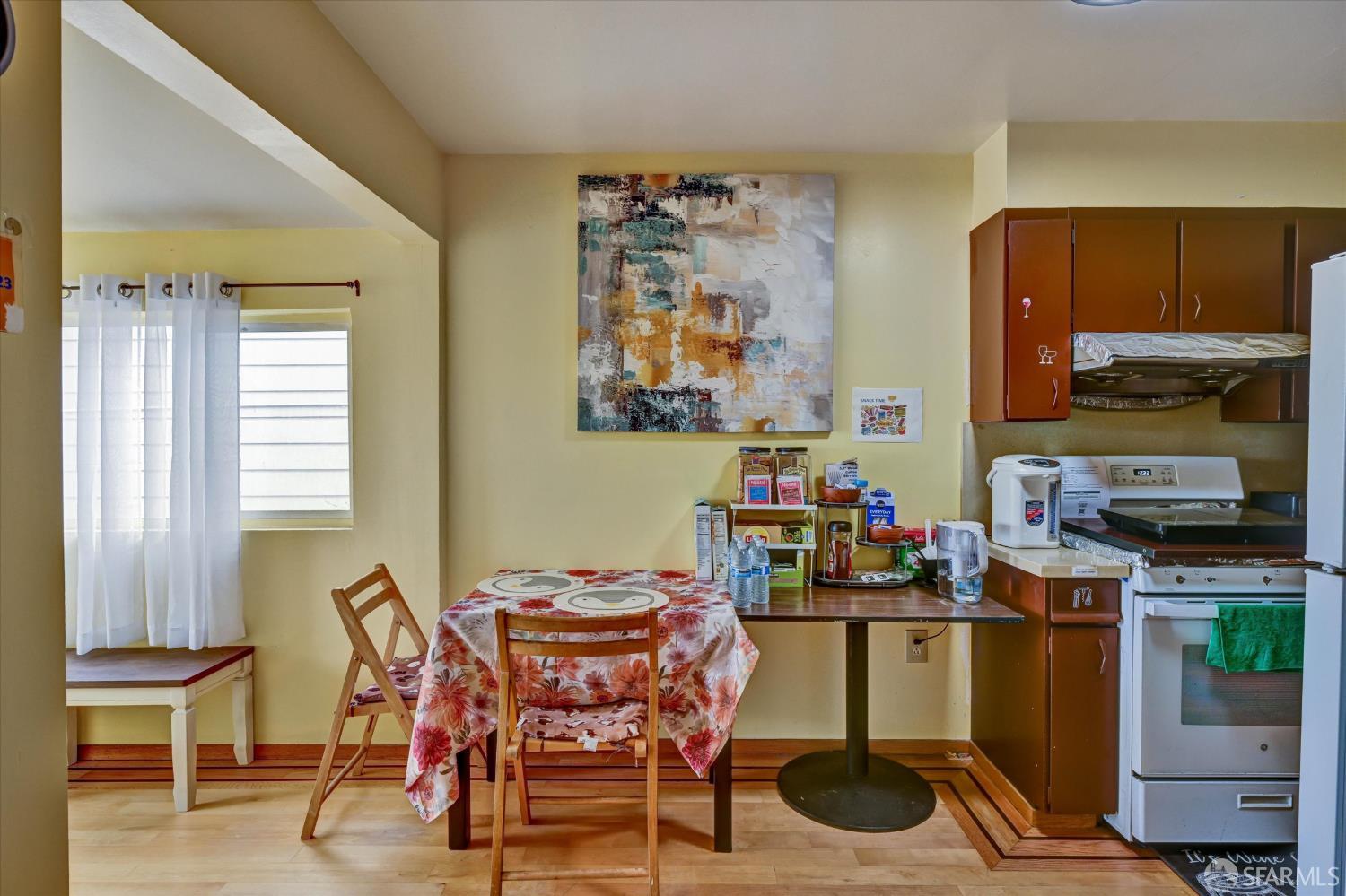 2067 Thomas Avenue - Photo 3