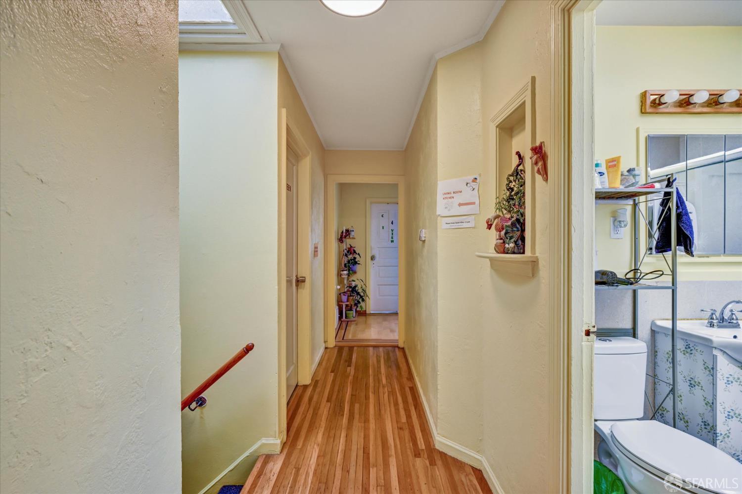 2067 Thomas Avenue - Photo 5