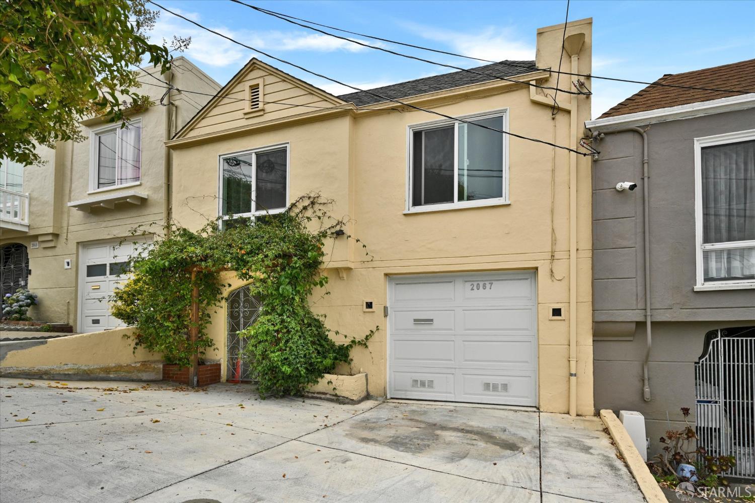 2067 Thomas Avenue - Main photo