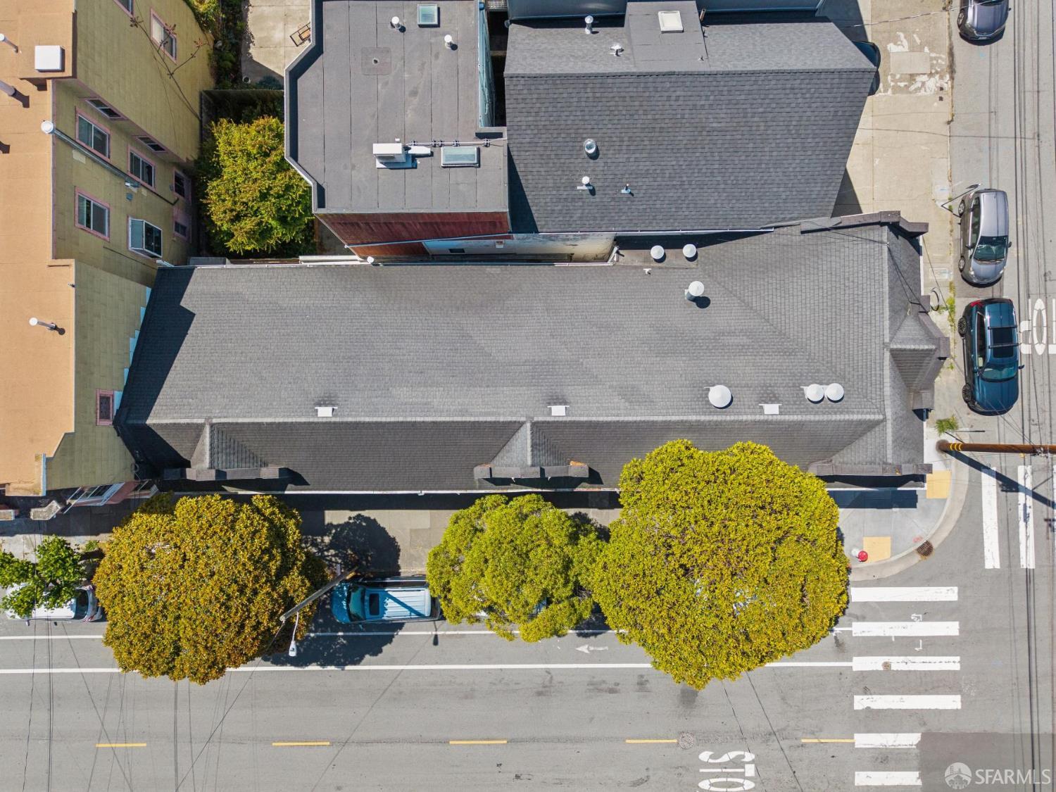 700 10th Avenue - Photo 3