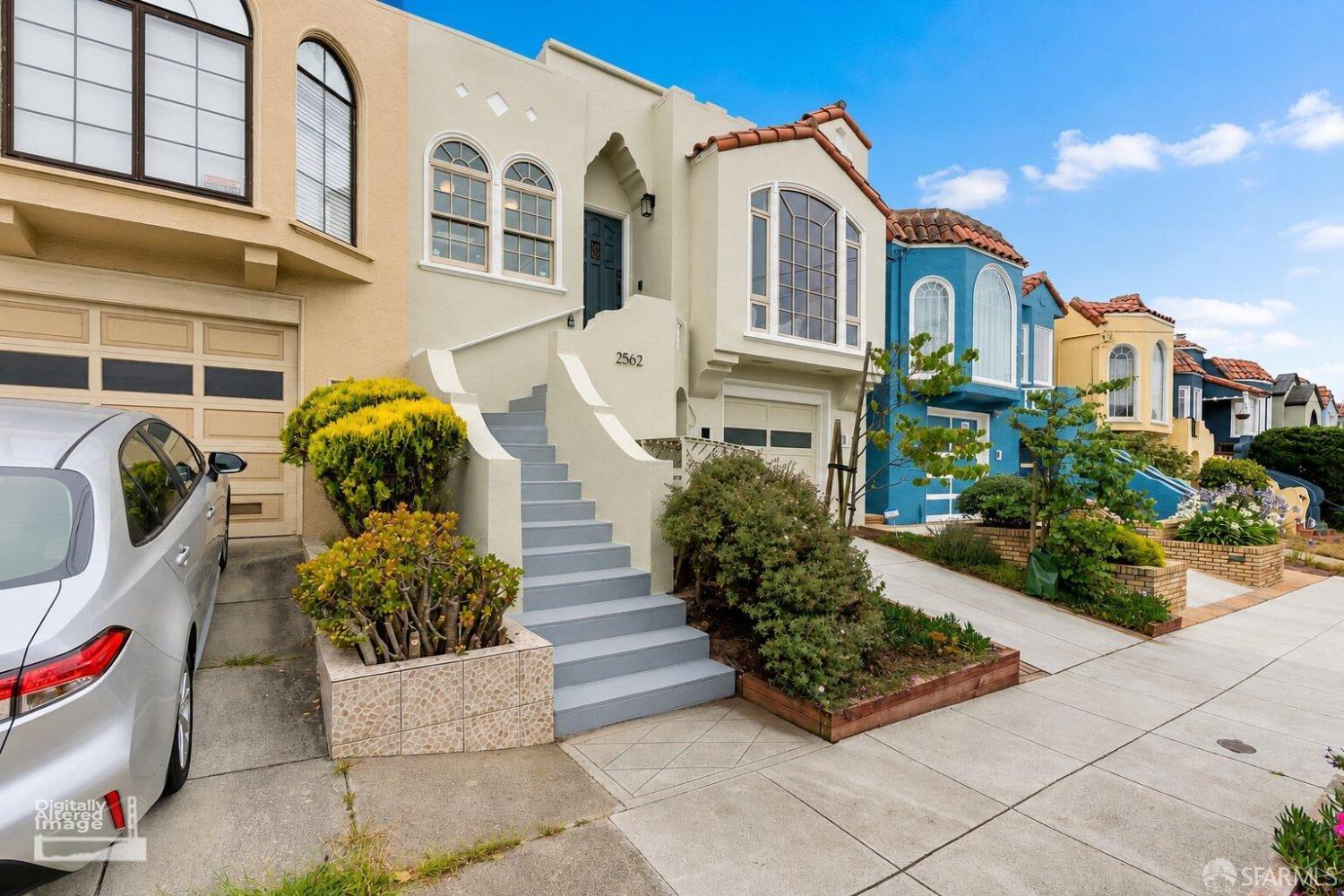 2562 26th Avenue - Photo 2