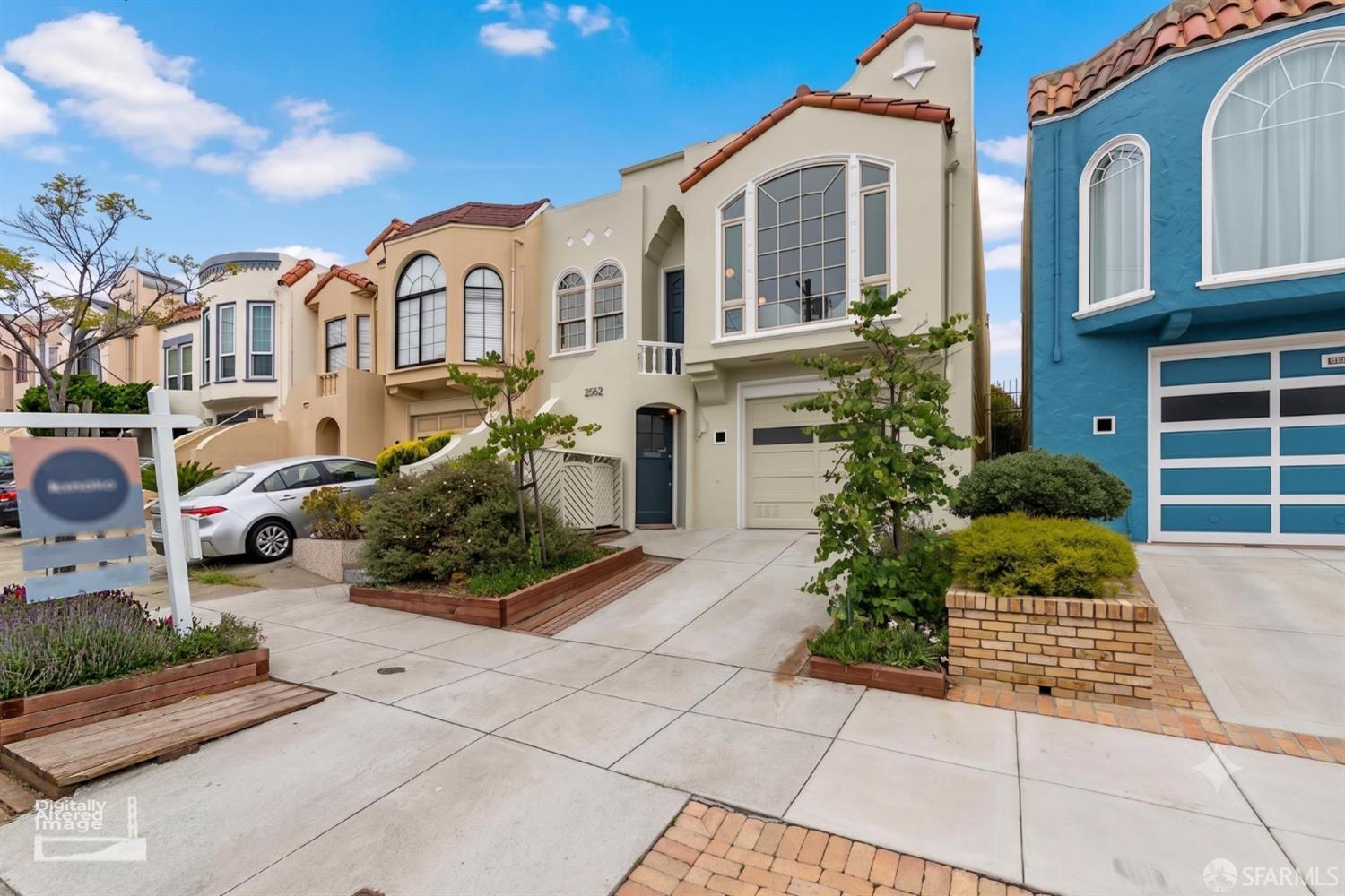 2562 26th Avenue - Photo 3