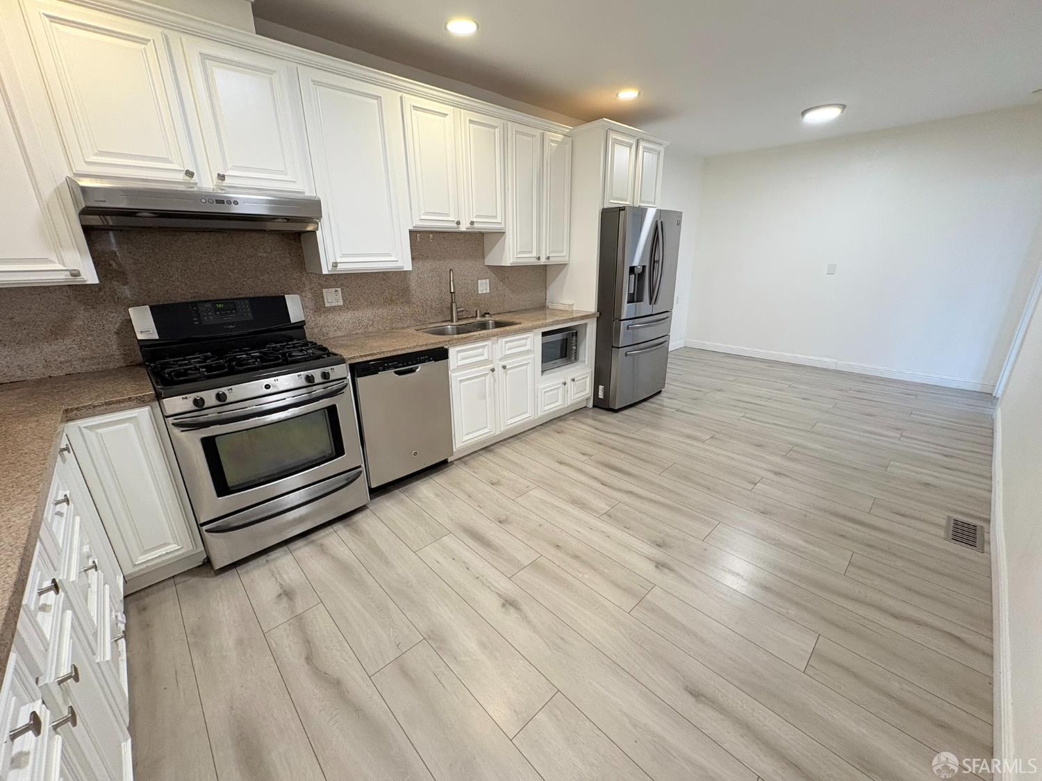 848 Girard Street - Photo 4