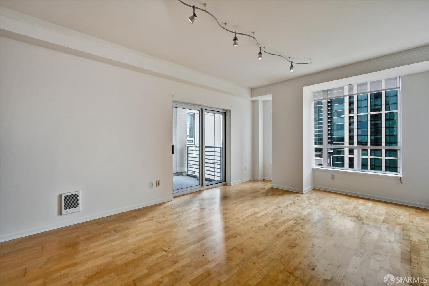 400 Beale Street #1702 - Main photo