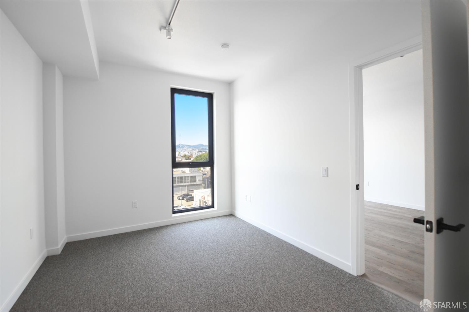 395 6th Street #BE1 - Photo 4