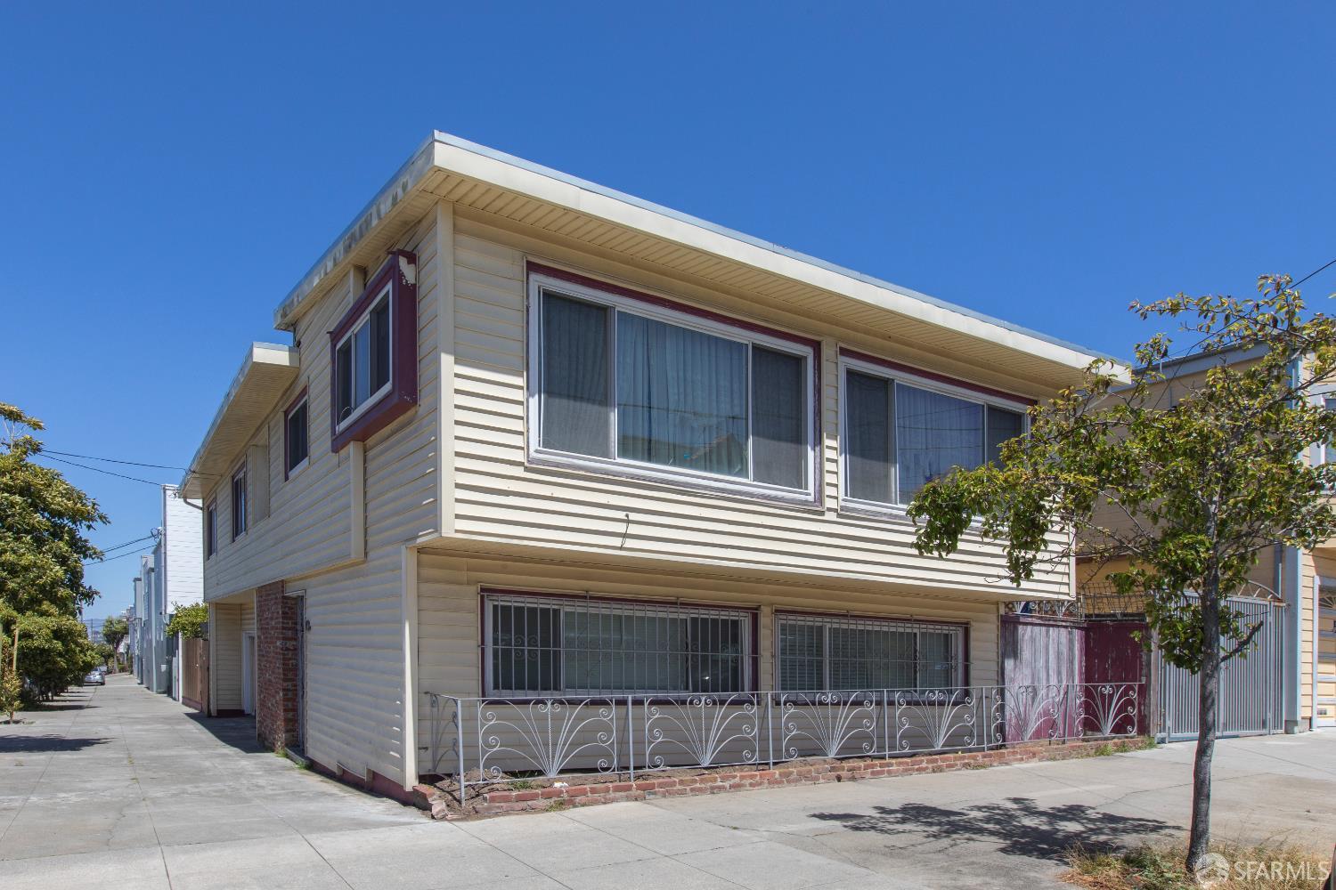 483 Ellington Avenue - Photo 3